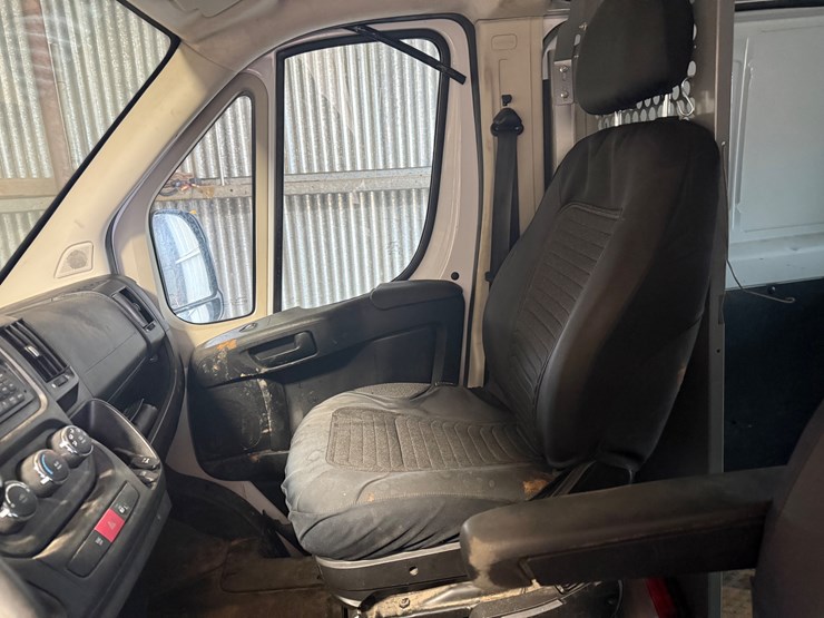 2017-ram-promaster-1500-image-8