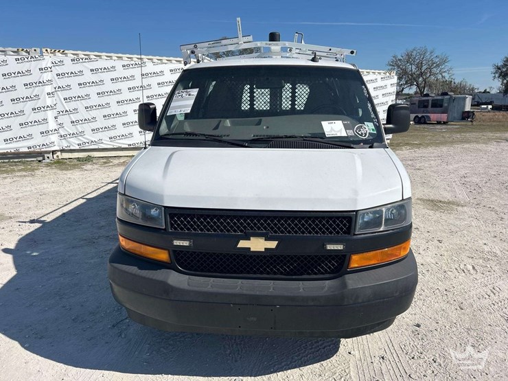 2019-chevrolet-express-2500-image-24