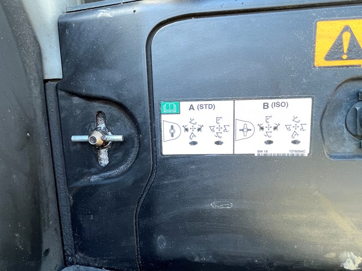 2021-bobcat-e32i-image-51