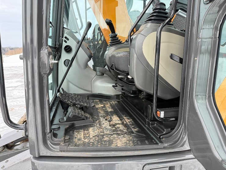 case-cx145dsr-image-51