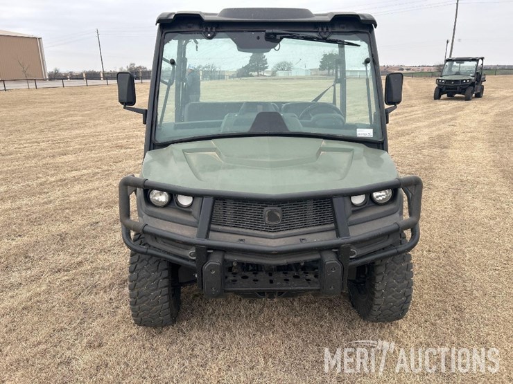 2021-john-deere-gator-image-8