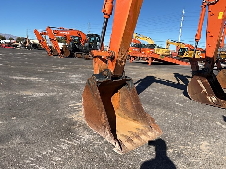 2017-hitachi-zx120-6-image-5