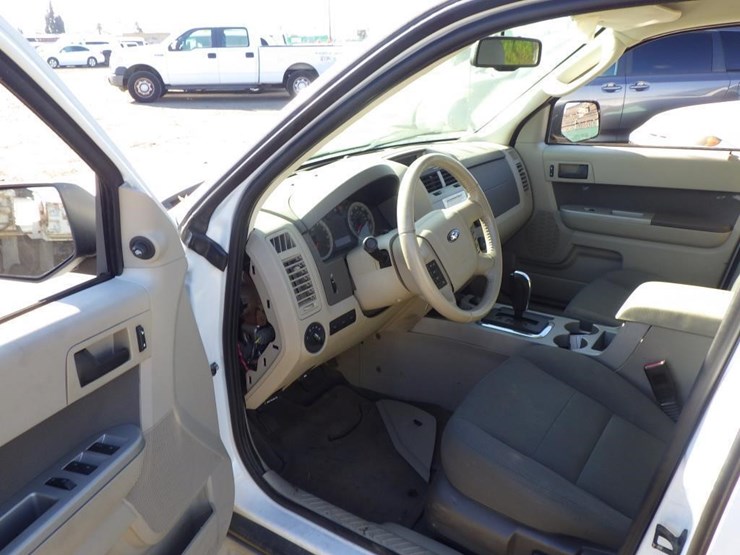 2009-ford-escape-image-5