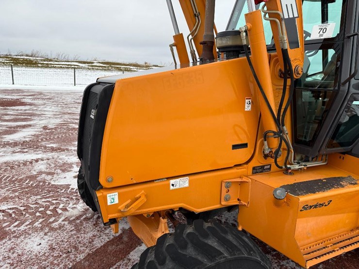 2011-case-570m-xt-image-41