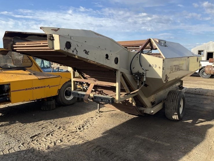 jackrabbit-wedge-13.5'x8'-hyd.-reservoir-cart-image-4