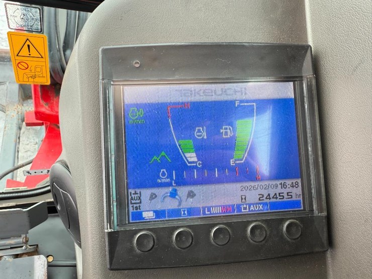 takeuchi-tb240-image-61