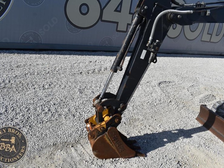 2021-deere-26g-image-17