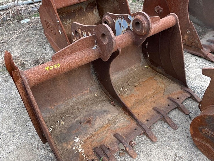 stricland-60in-hydraulic-excavator-bucket-image-1