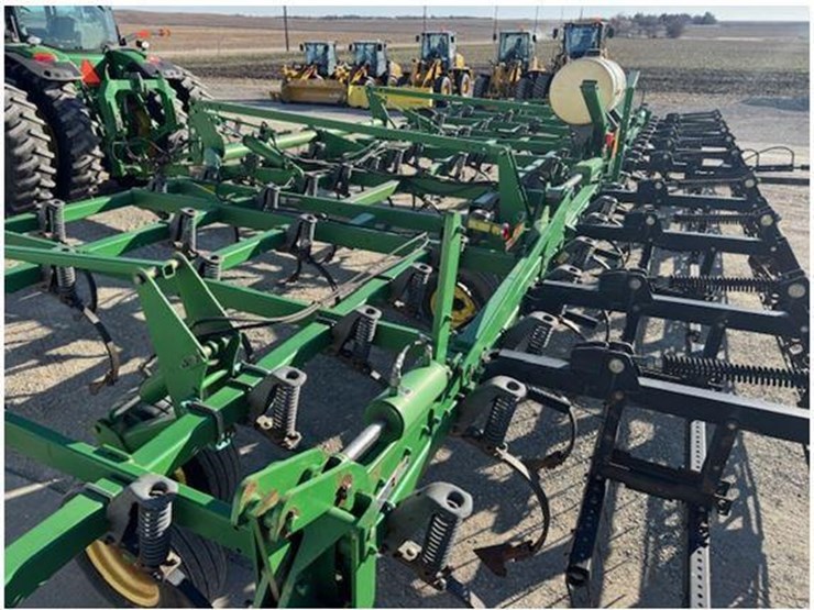 john-deere-2210-image-47