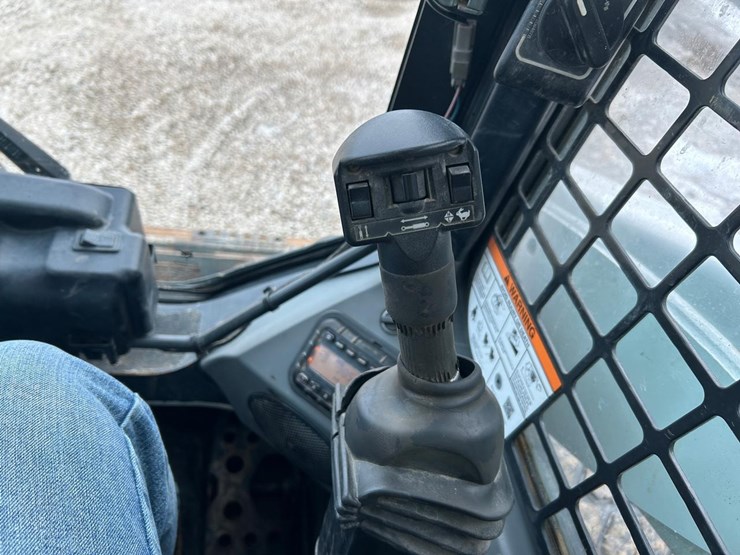 2018-bobcat-s650-image-27