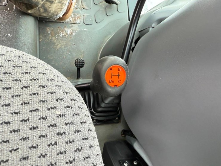 new-holland-tn75d-image-59