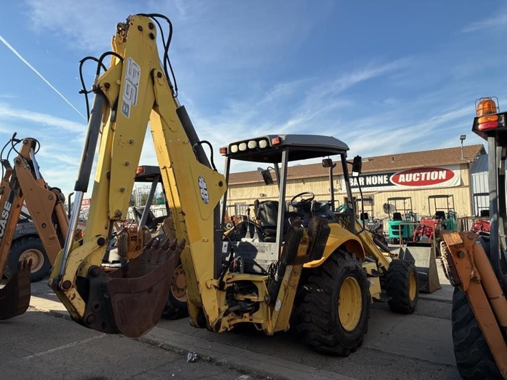 new-holland-b95-image-3