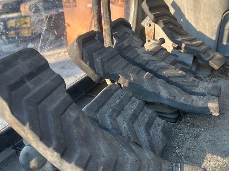 2016-volvo-ecr235el-image-26