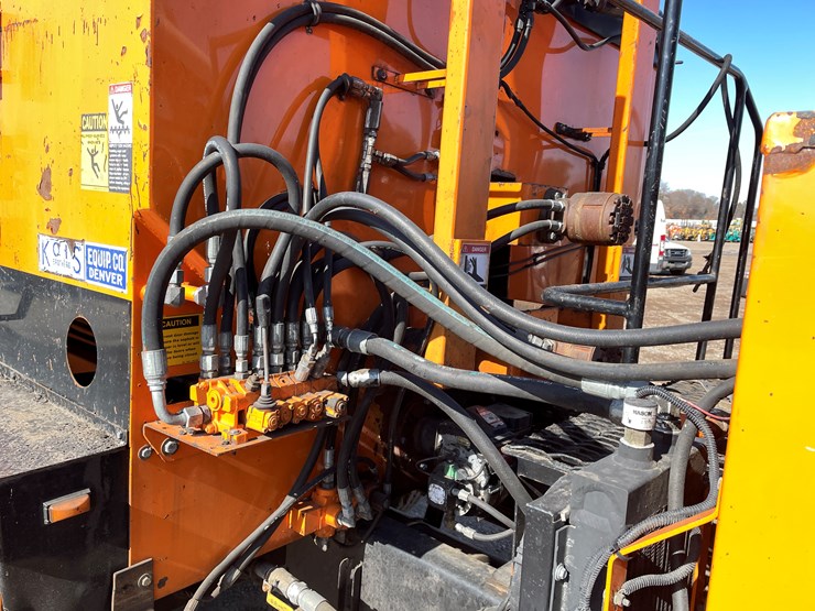 #1465-•-2013-freightliner-asphalt-truck-(has-mn-title)-image-46