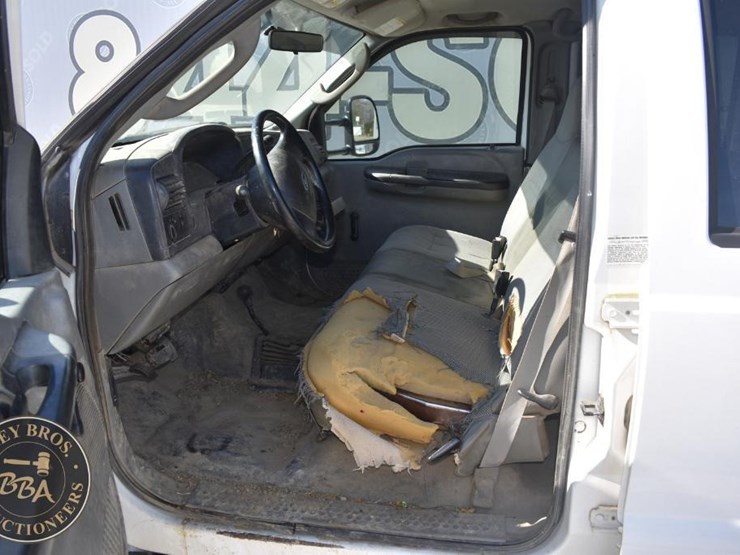 2006-ford-f450-image-16