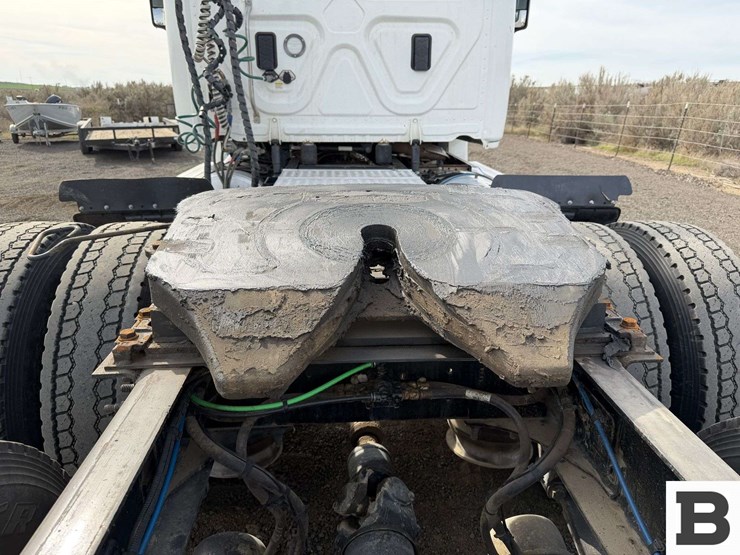 2017-freightliner-cascadia-125-image-24