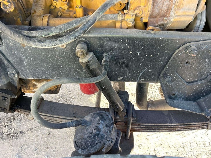 1995-peterbilt-379-image-11