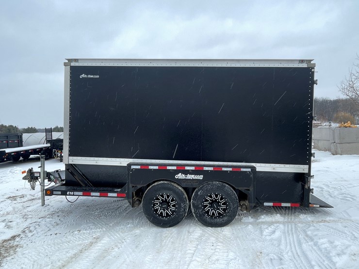 #135-•-2022-rock-line-products-air-tow-ground-loading-enclosed-trailer-(has-wi-title)-image-8