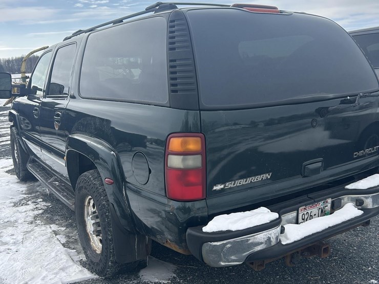 2003-chevrolet-suburban-2500-image-4