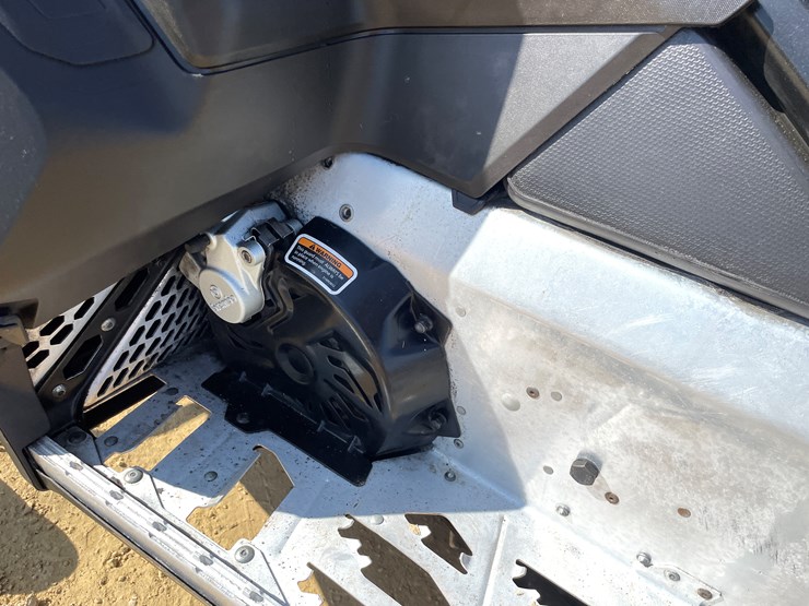 #203-•-2022-ski-doo-renegade-sport-600-efi-snowmobile-(sells-with-bill-of-sale-only)-image-39