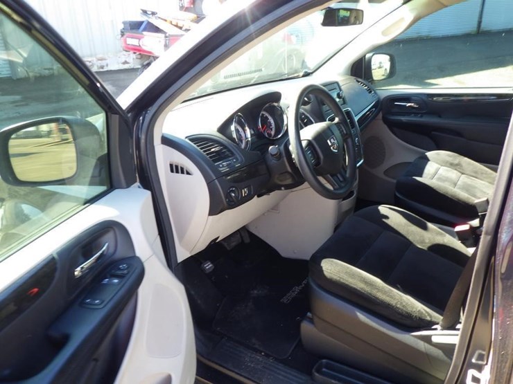 2014-dodge-grand-caravan-image-5