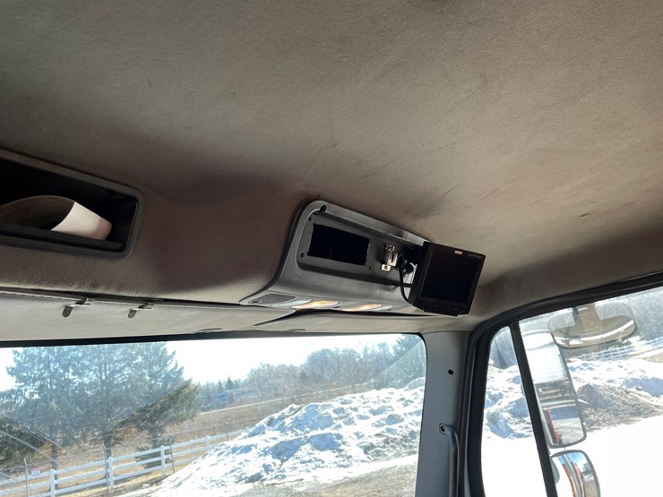 #1465-•-2013-freightliner-asphalt-truck-(has-mn-title)-image-59