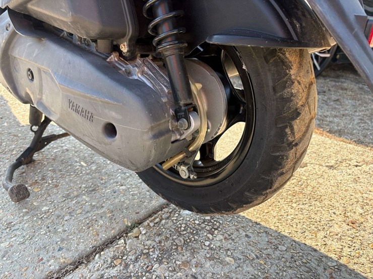 2009-yamaha-zuma-125-gas-moped-(2,532-miles)-image-8