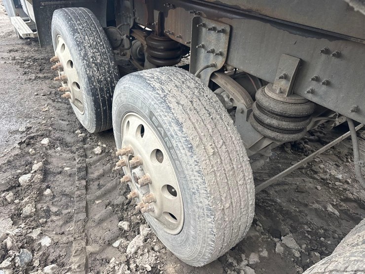 2020-mack-gr64f9-quad/a-dump-truck-image-14