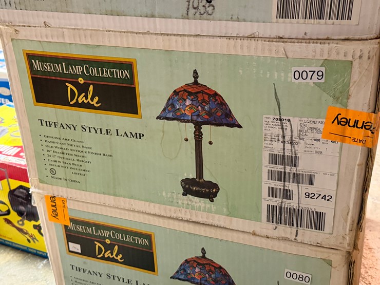 #79-•-tiffany-style-lamp-image-1
