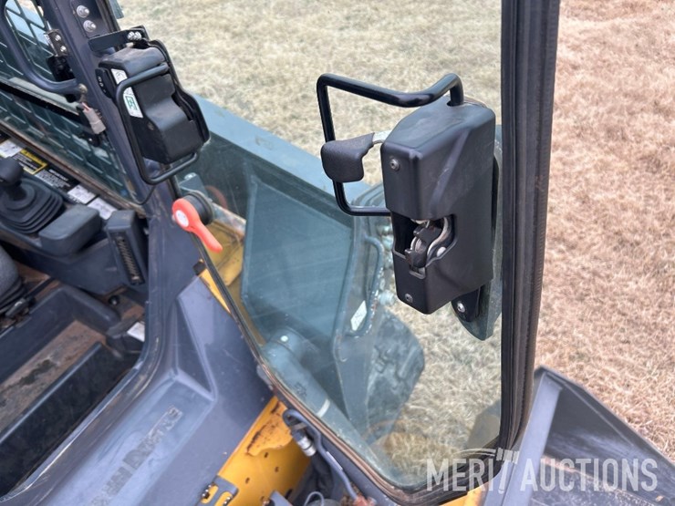 2018-deere-333g-image-37
