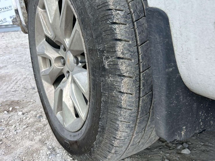 2023-chevrolet-silverado-1500-image-24