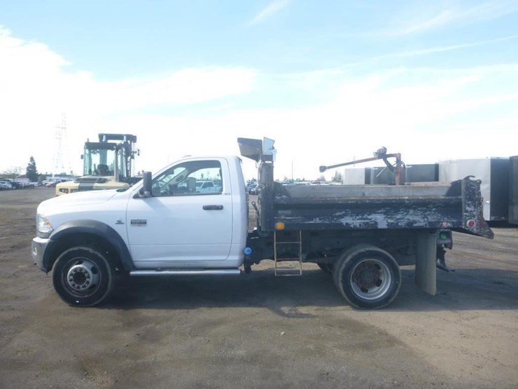 2012-dodge-ram-5500-image-5