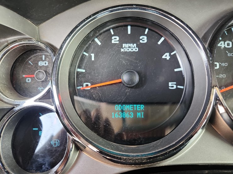 2009-gmc-3500-image-25