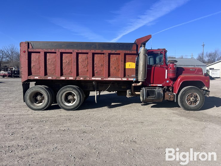 1989-mack-rd690s-image-4