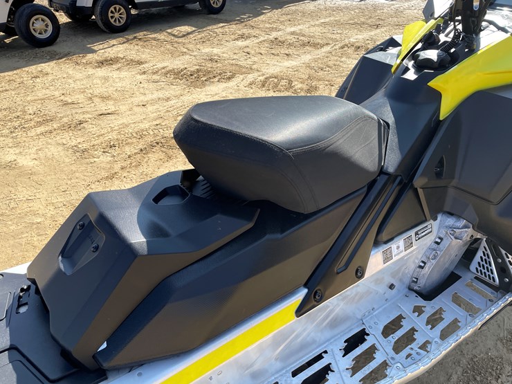 #203-•-2022-ski-doo-renegade-sport-600-efi-snowmobile-(sells-with-bill-of-sale-only)-image-18