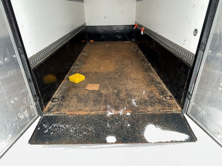 #135-•-2022-rock-line-products-air-tow-ground-loading-enclosed-trailer-(has-wi-title)-image-33