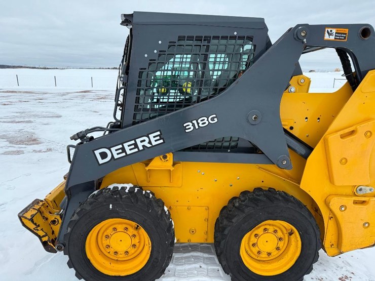 2018-deere-318g-image-10