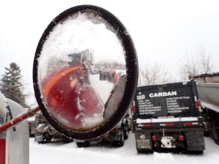 2011-peterbilt-365-image-39