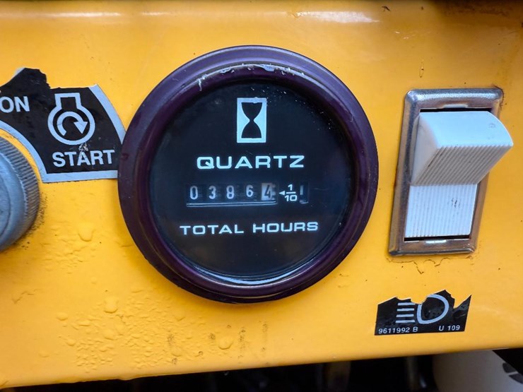 new-holland-ls120-image-32