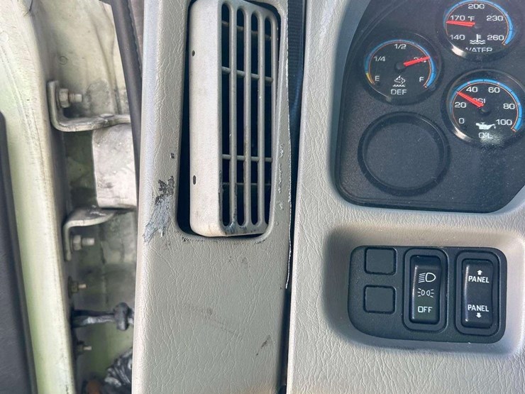 2018-international-durastar-4300-image-14