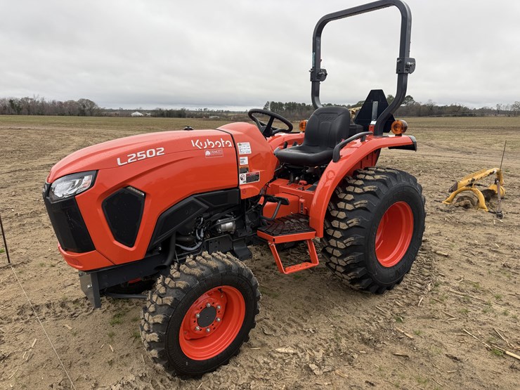 2025-kubota-l2502hst-image-1
