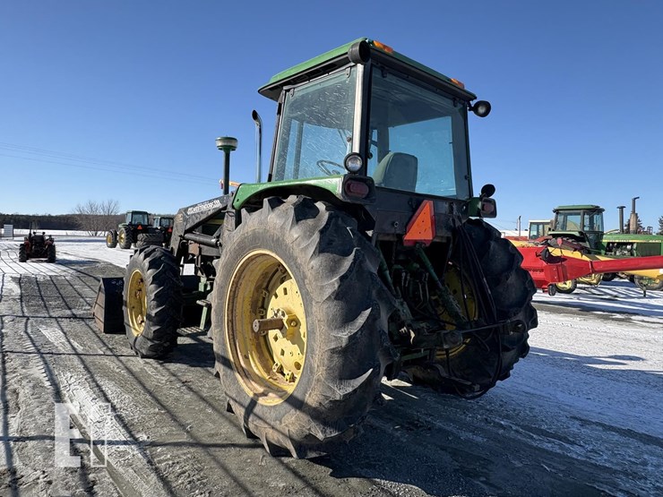 john-deere-3155-image-10