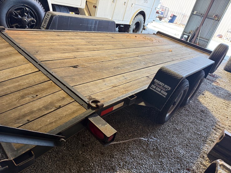 #6-•-18’-x-82”-equipment-trailer-image-9
