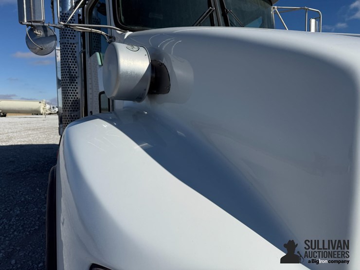 2016-kenworth-t400-image-18