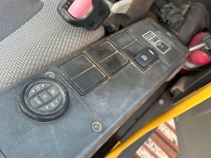 2014-volvo-ec250d-lr-image-19