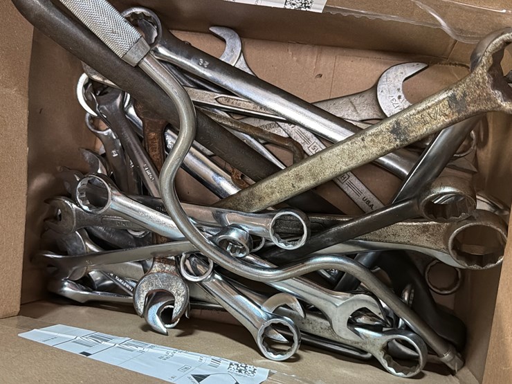#39-•-lot-of-various-wrenches-image-2