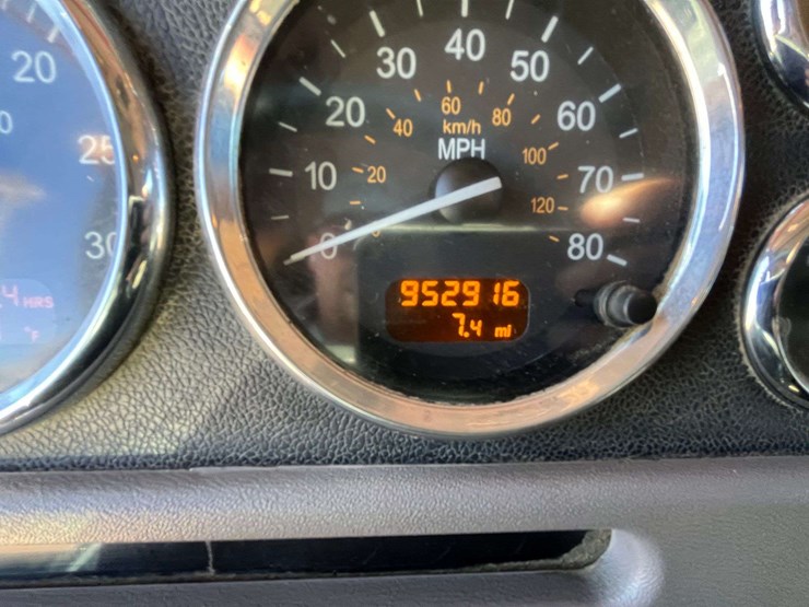 2012-peterbilt-386-image-24