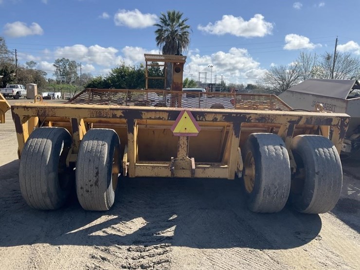 reynolds-15.5r-15-yd-carry-all-eject-scraper-image-3