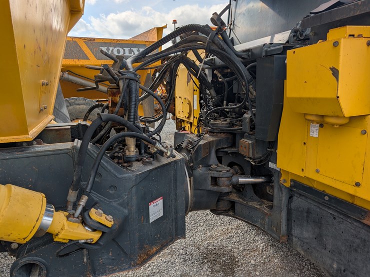 komatsu-hm400-2-image-17