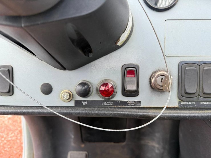 2006-deere-tires-image-39